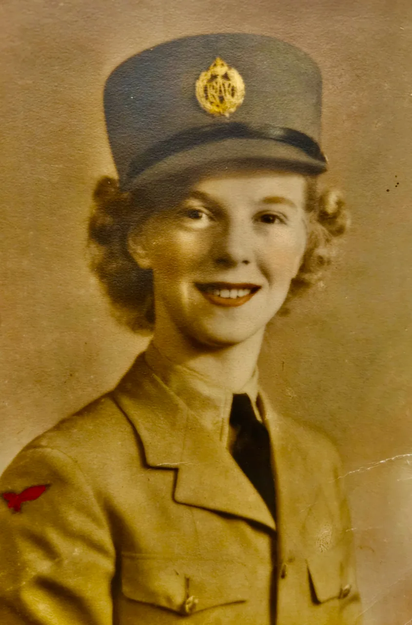 Marie Warren in her Royal Canadian Air Force uniform.